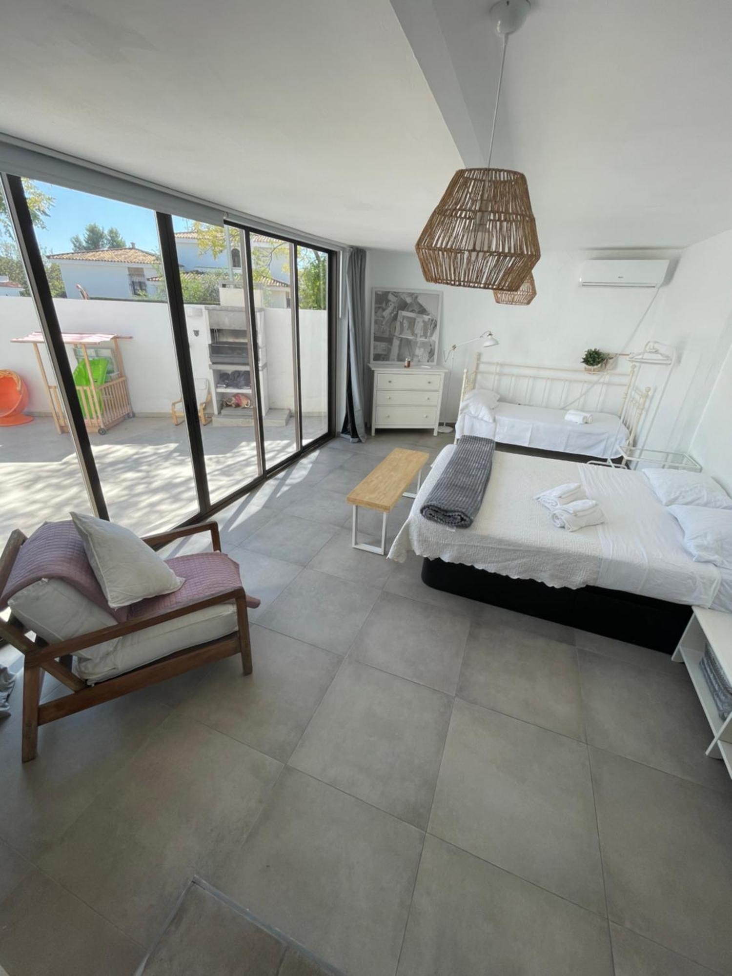 Mediterranean House - Habitaciones Privadas En Casa Compartida Mairena del Aljarafe Extérieur photo