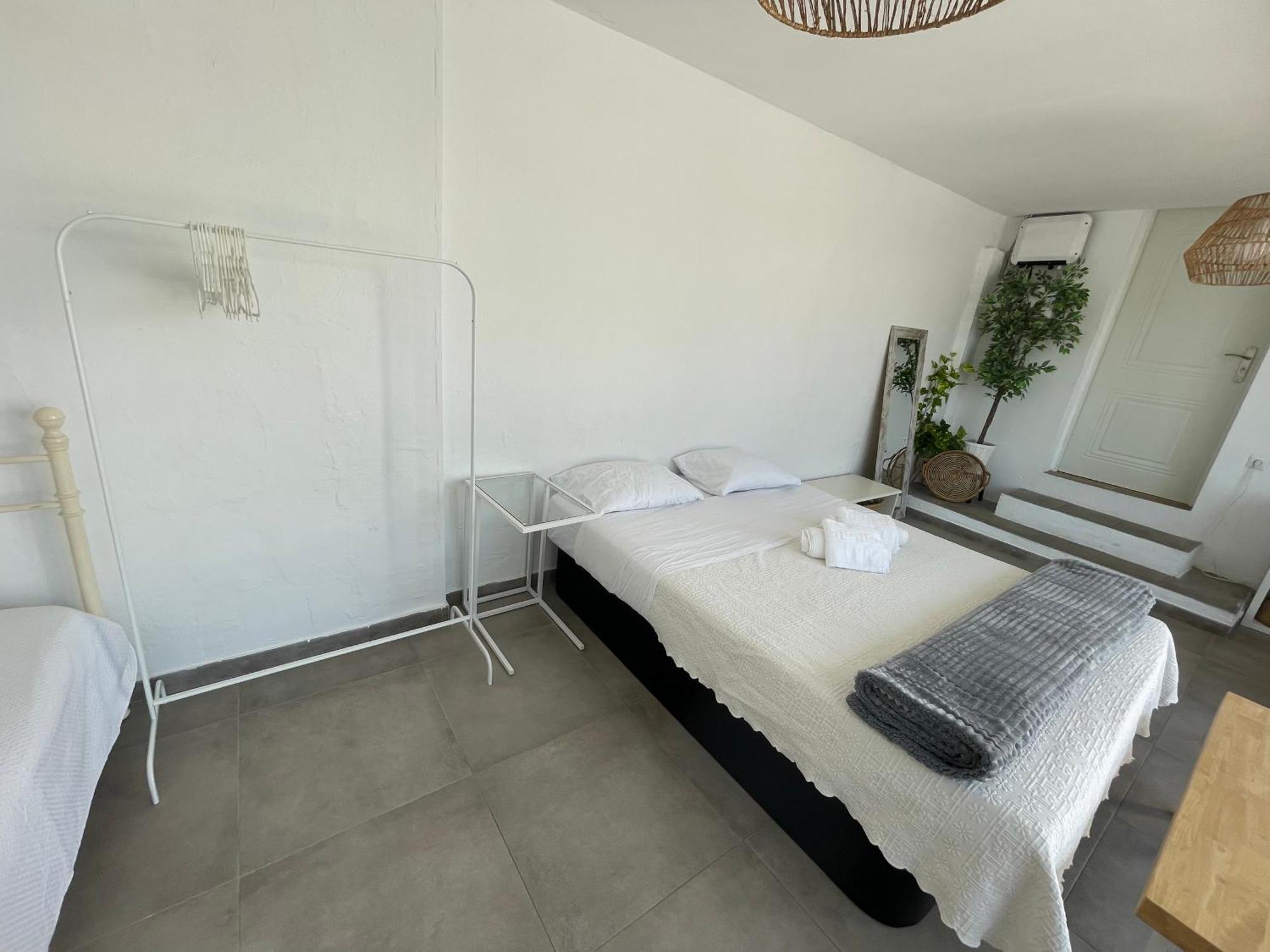 Mediterranean House - Habitaciones Privadas En Casa Compartida Mairena del Aljarafe Extérieur photo